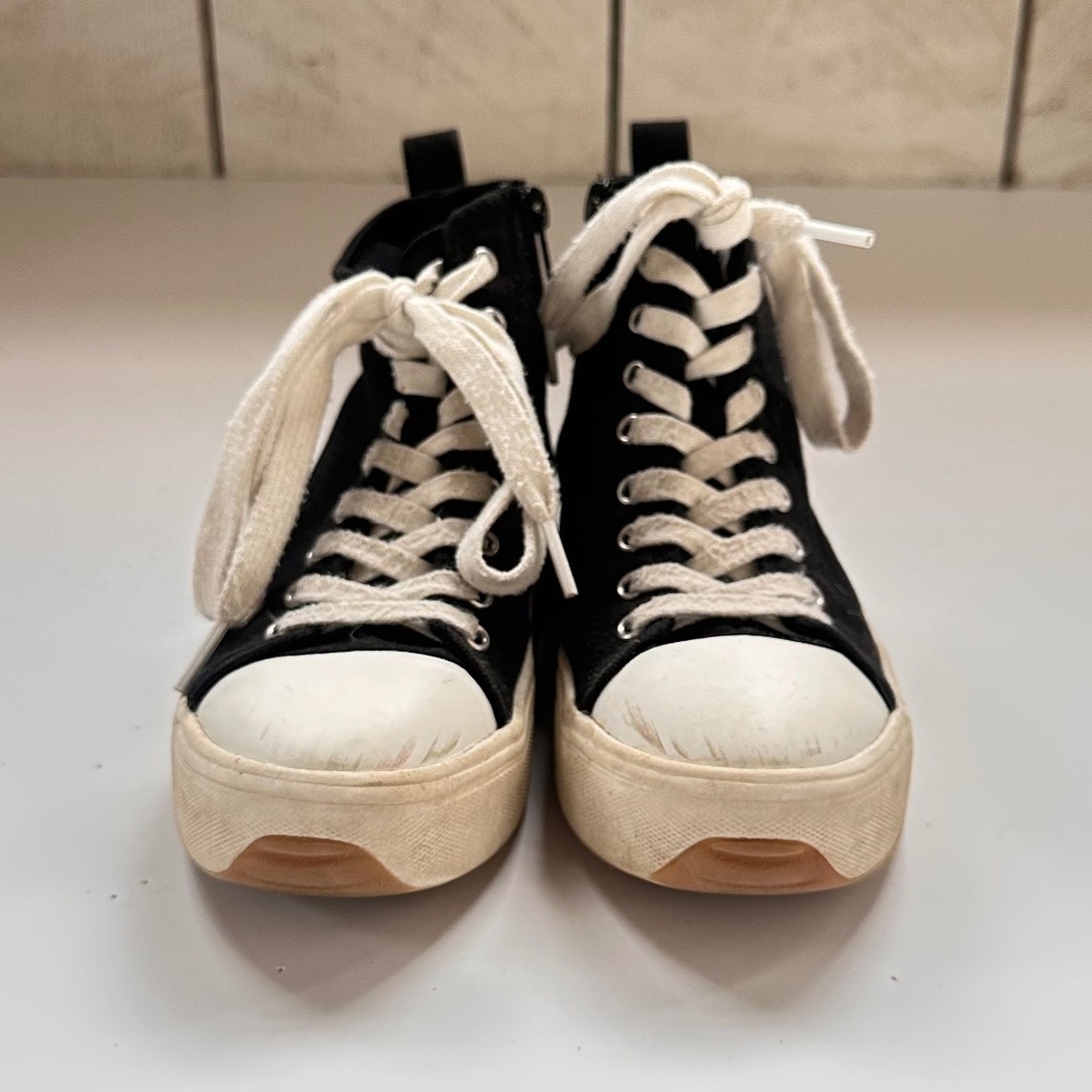 Art Class Platform Black High-Top Lace-Up Sneakers – Kids Size 2 (US)